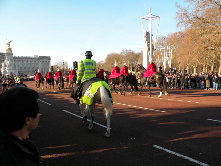  défilés de cavaliers devant Buckingham Palace